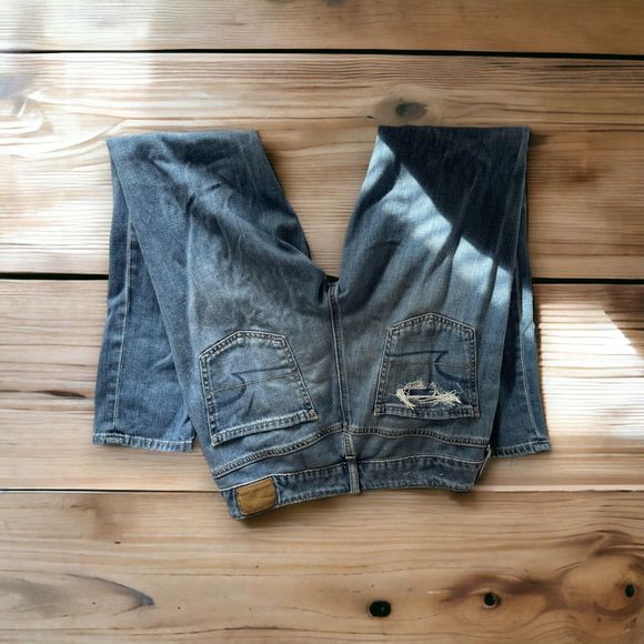 Preowned American Eagle Distressed Sz 2 Women's Comfortable Regular Fit Jeans - Picture 7 of 12